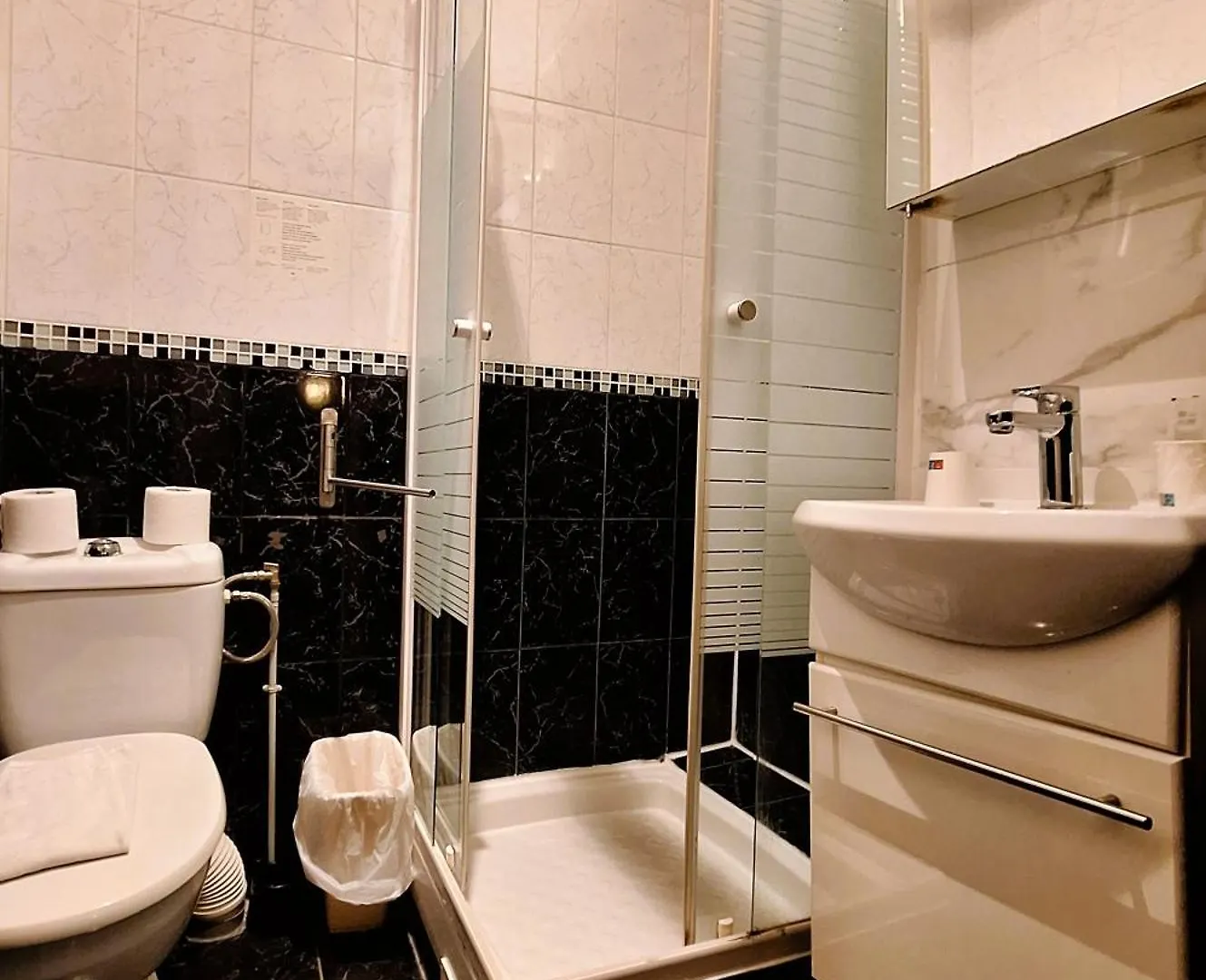 Hotel Hipotel Gambetta Republique Paříž